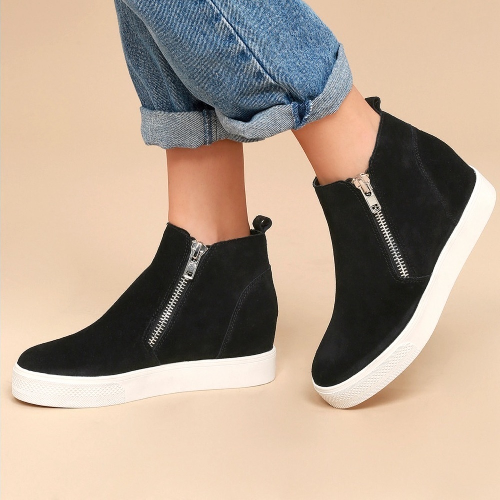 Steve Madden Size 11 Wedgie Black Suede Sneaker